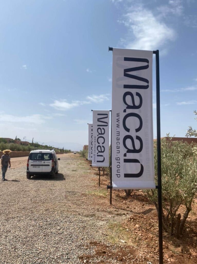 image avec des drapeaux Macan Africa au Maroc